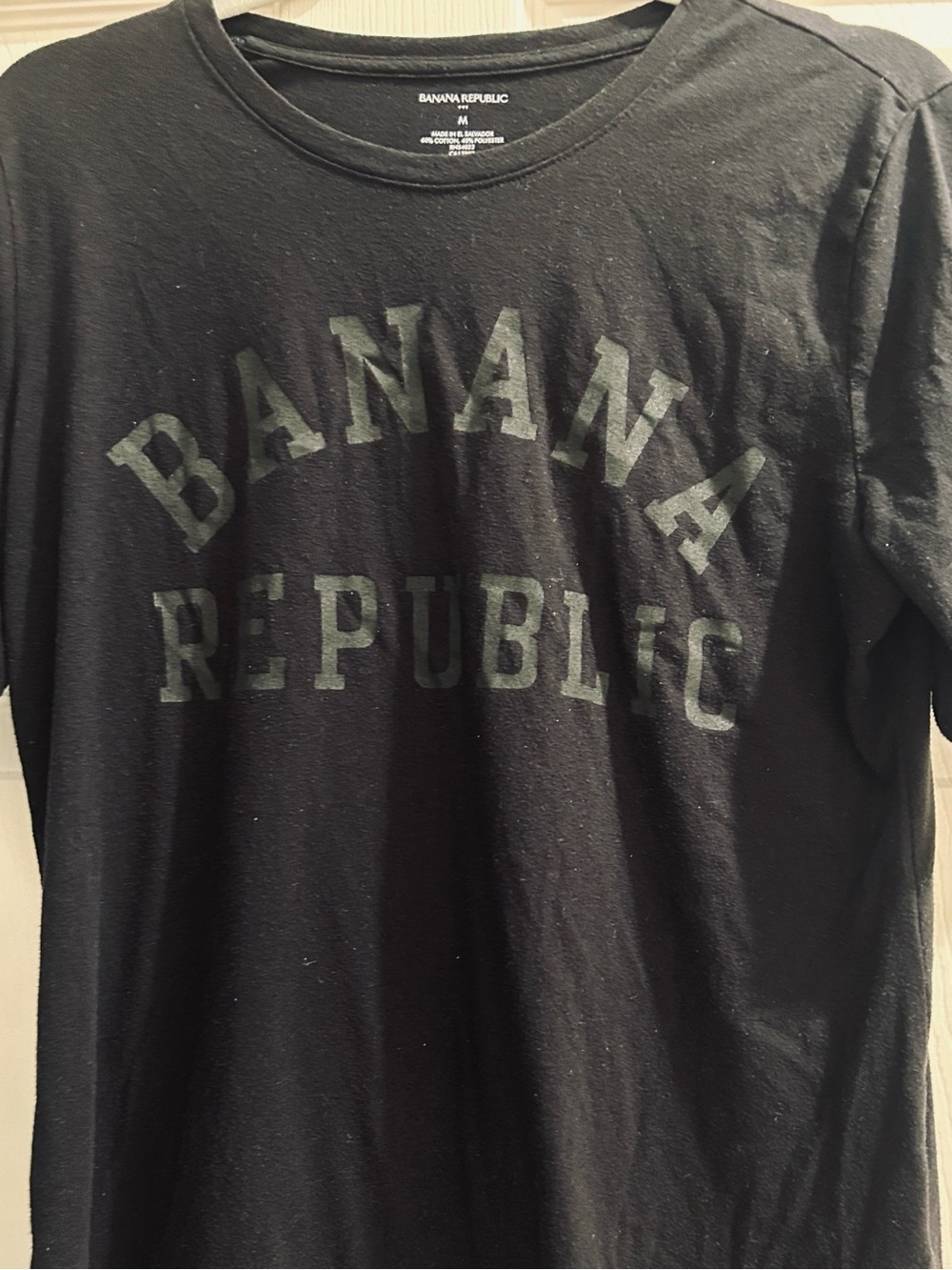 Banana Republic Emblem Short Sleeve Tee, Size M